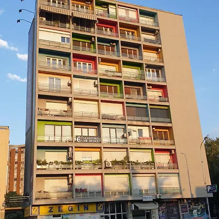 Parrot Building 홈스테이