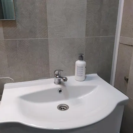 With Great View Shared Bathroom No Parking Homestay *