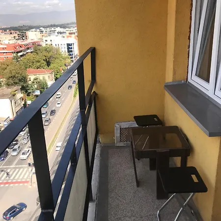 Parrot Building Homestay