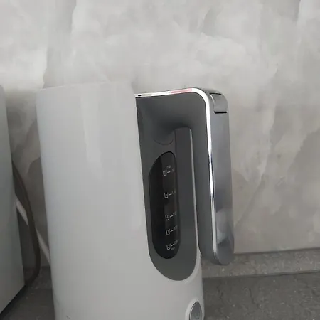 Parrot Building Homestay