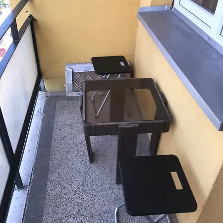 With Great View Shared Bathroom No Parking *