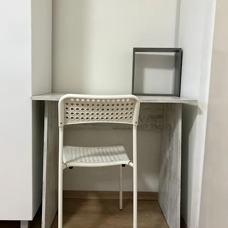 With Great View Shared Bathroom No Parking *