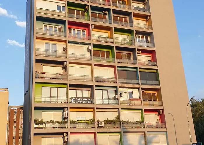 Parrot Building Homestay