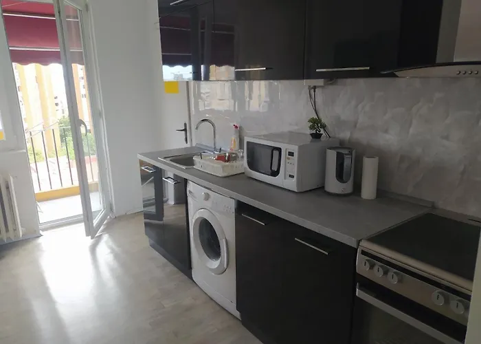 Homestay Parrot Building Skopje