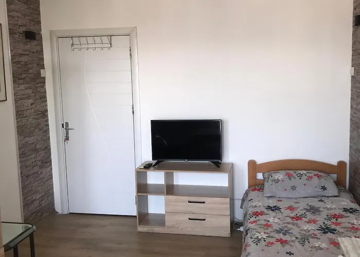 Homestay Parrot Building