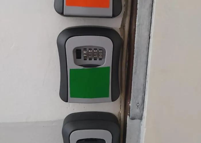 בית אירוח Parrot Building